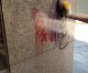 Portico del cinema Odeon ripulito dalla scritte vandaliche
