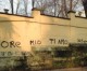 Graffiti al parco, multa da 500 euro